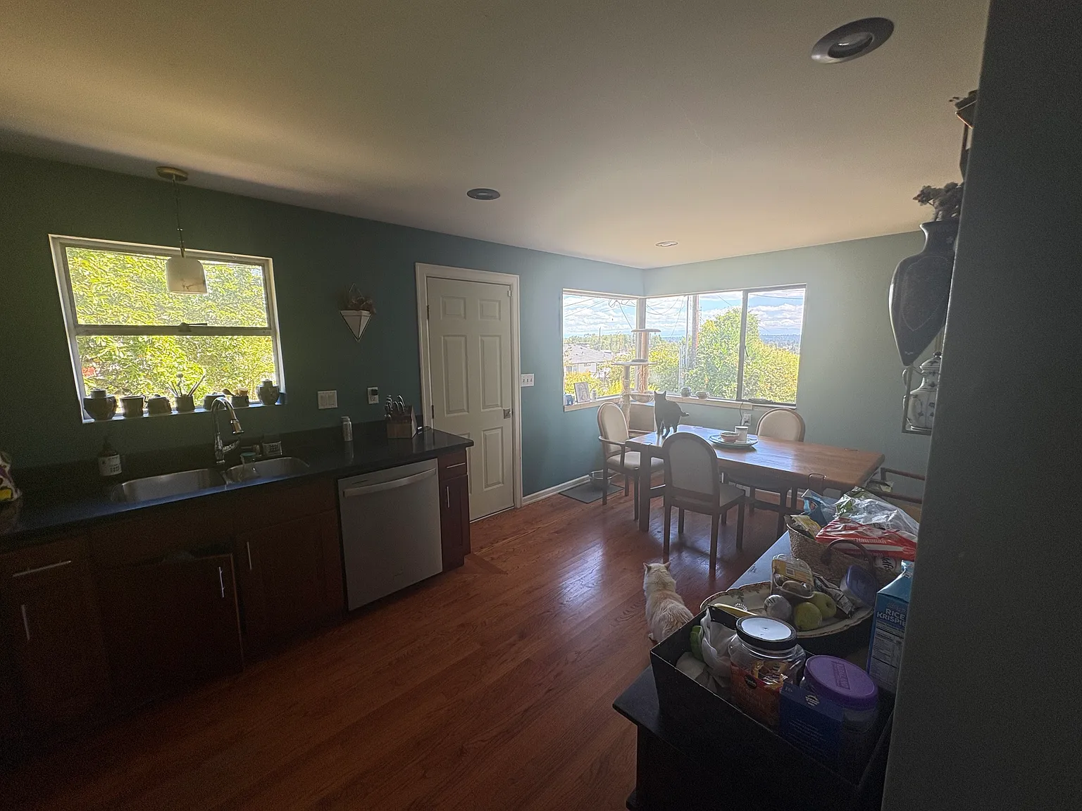 2 bed, 1300 sqft, $3,300 — Photo 3