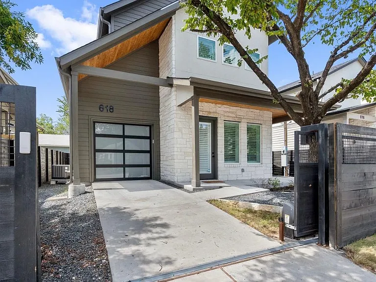618 Montopolis Dr — Photo 30