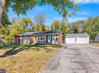 7445 Robin Rd, La Plata, MD 20646