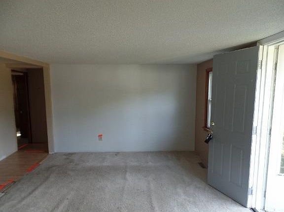 2nd image of 1428 Mississippi St NE