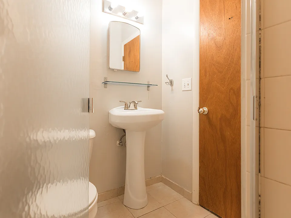 210 S 38th St Bathroom