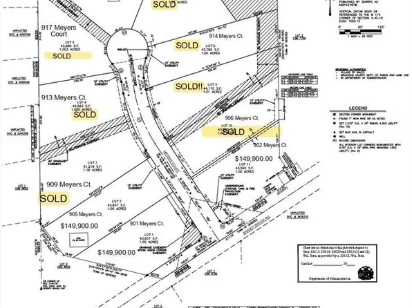 901 MYERS COURT, Wales, WI 53183
