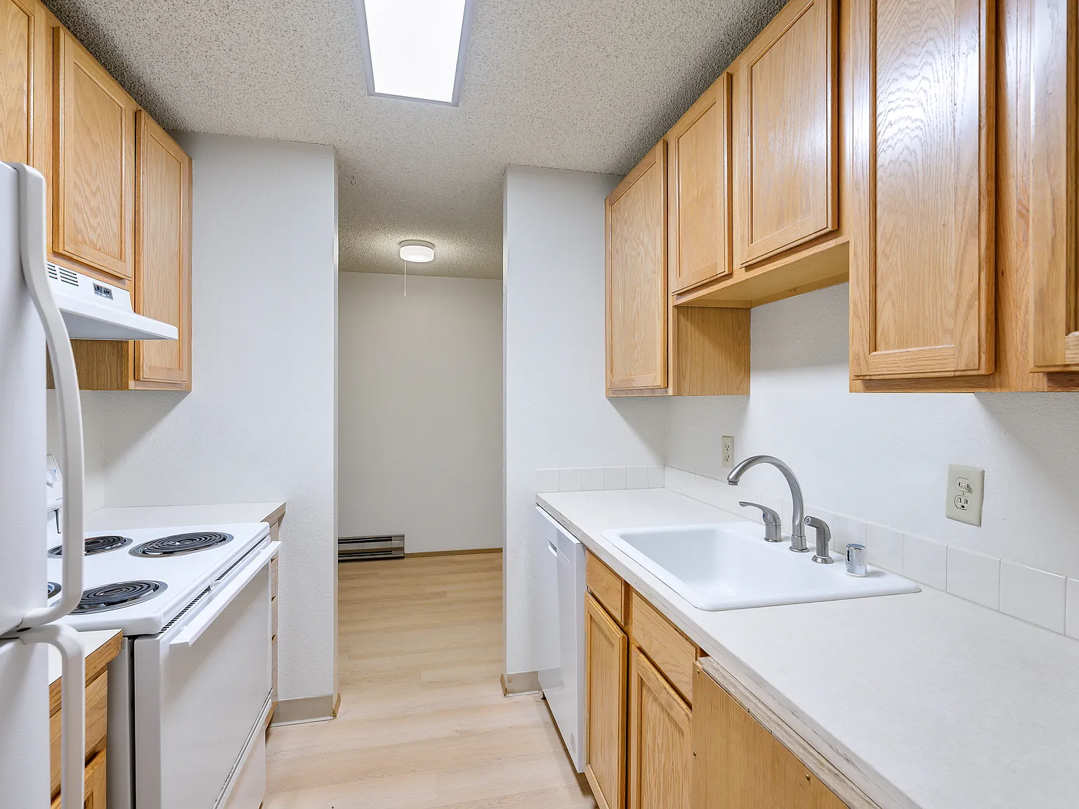 1 bed, 800 sqft, $1,875 — Photo 2