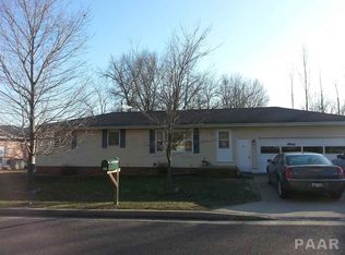 303 W 2nd St, Mackinaw, IL