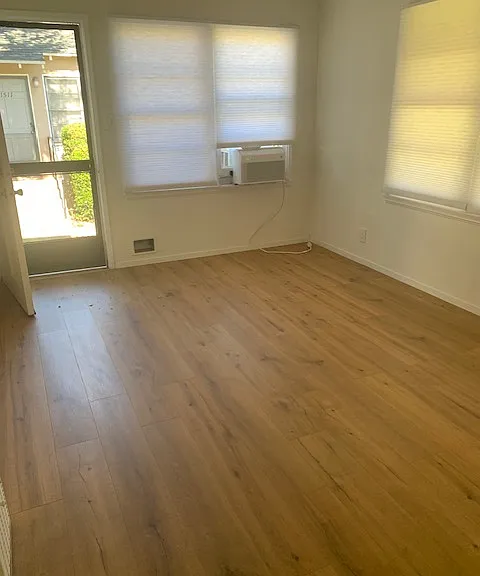 1507 Dixon St — Photo 2