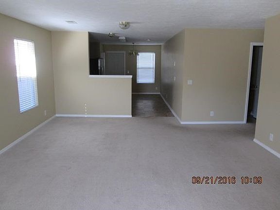 2nd image of 3035 Ewingdale Dr