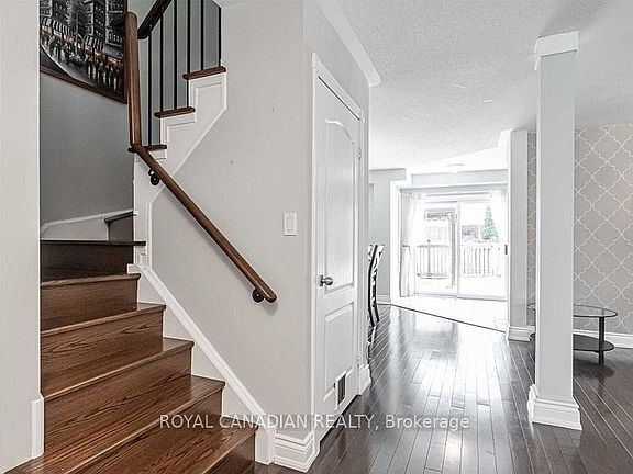 3rd image of 87 John Walter Cres