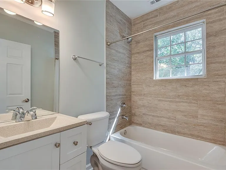 244 Laurel Ave SW — Photo 23