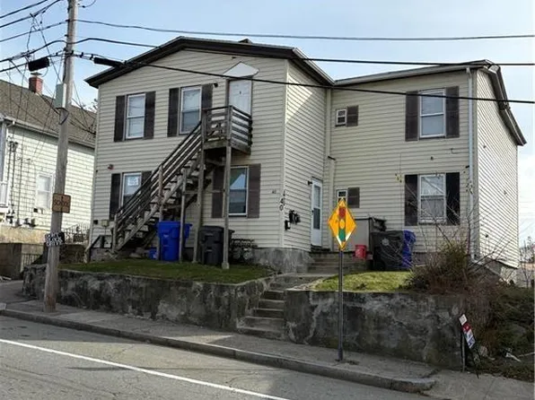 40 Roberts St, West Warwick, RI 02893