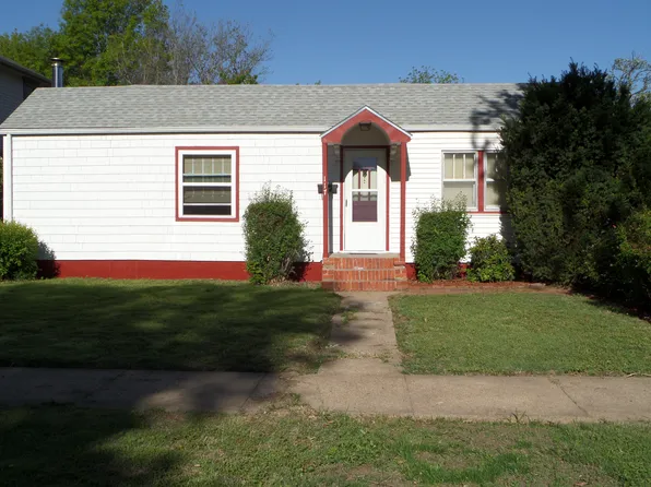 117 N 8th St, Sterling, KS 67579