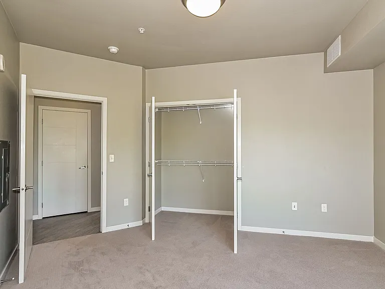 Lakeside Flats — Photo 44