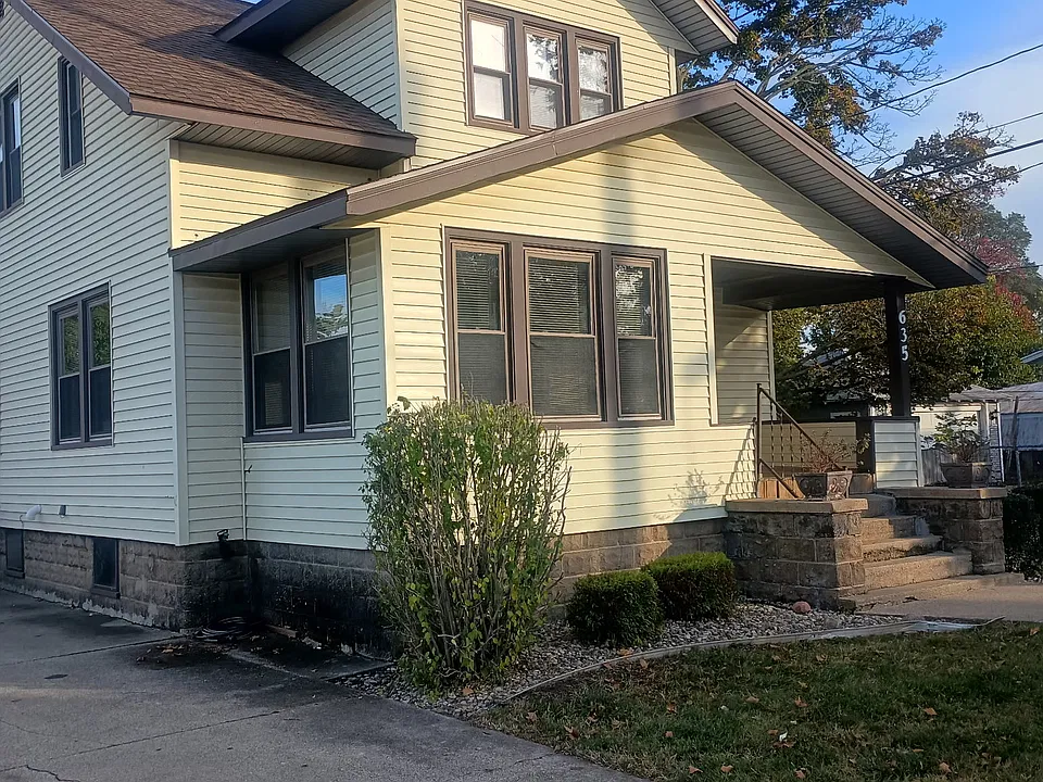 635 Michigan Ave #1