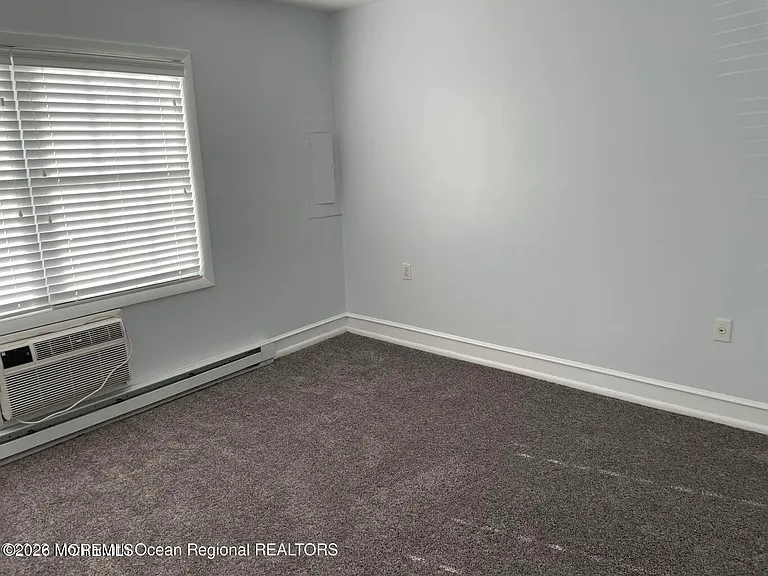 393 Chesterfield Ct #A — Photo 11