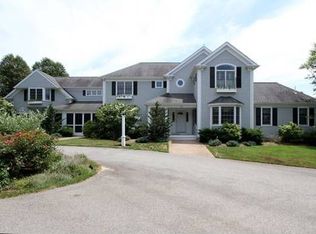 29 Farm Valley Rd, Osterville, MA 02655
