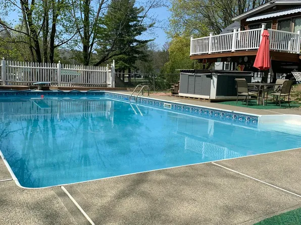 74 Zions Hill Road, Dexter, ME 04930