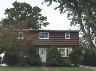 109 Kent Rd, Valley Stream, NY 11580