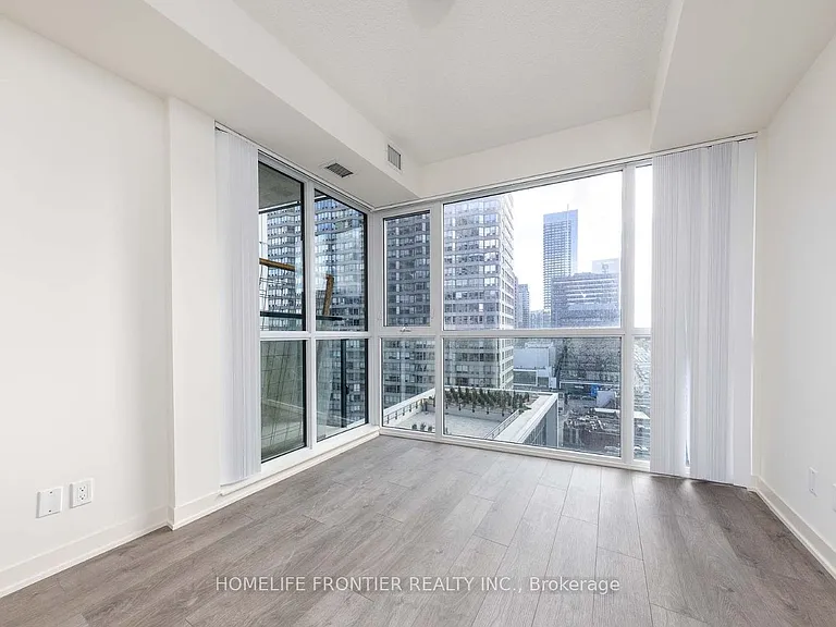 4955 Yonge St #2007 — Photo 5