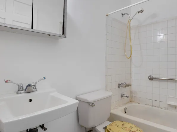 419 Carlton Avenue image 6 of 7