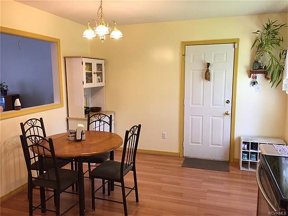 4th image of 2513 Hedges Ct