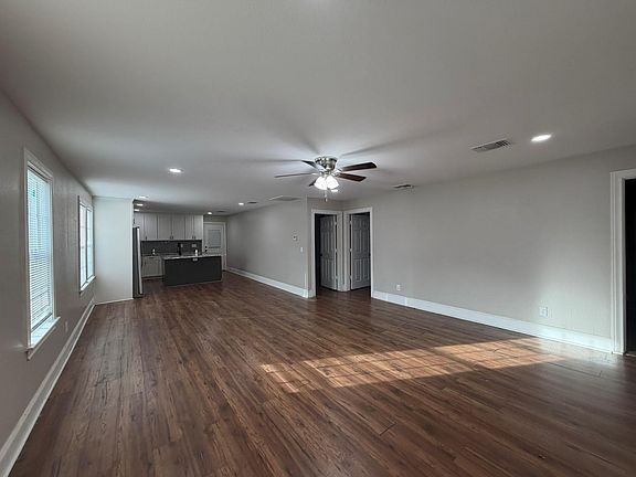 4th image of 104 Mesquite St