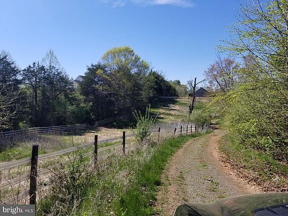 Road to arena and newer barn