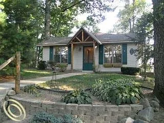 9114 Indian Lake Dr photo 1