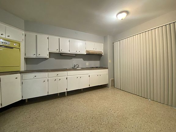 4th image of 5624 Gulfport Blvd S APT 4