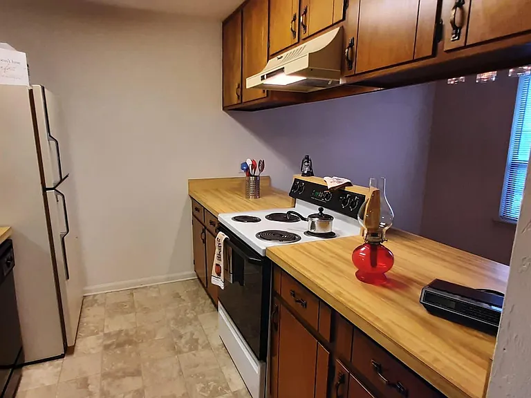 169 Locke St #C — Photo 37