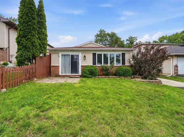 536 Princeton Dr, Bolingbrook, IL 60440
