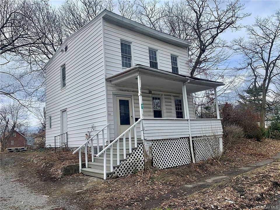 1st image of 219 Carpenter Ave