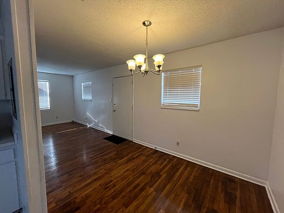 4th image of 1409 Southwood Dr