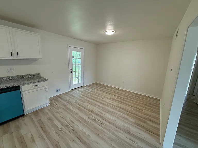 9906 Brooks Ln — Photo 3