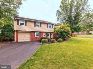 1114 Old Post Rd, Perkasie, PA 18944
