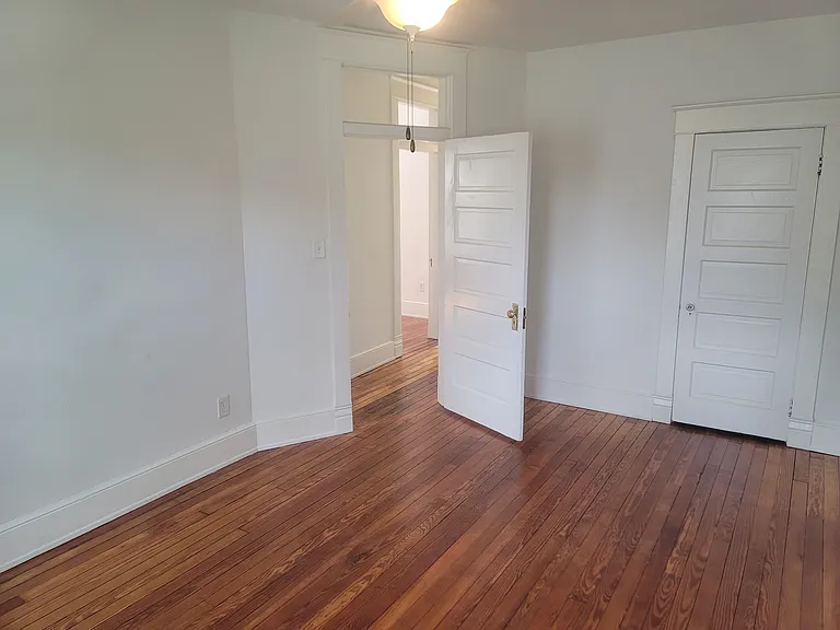 3207 Woodrow Ave — Photo 16