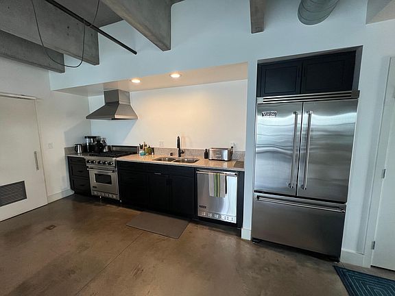 Kitchen with high-end appliances