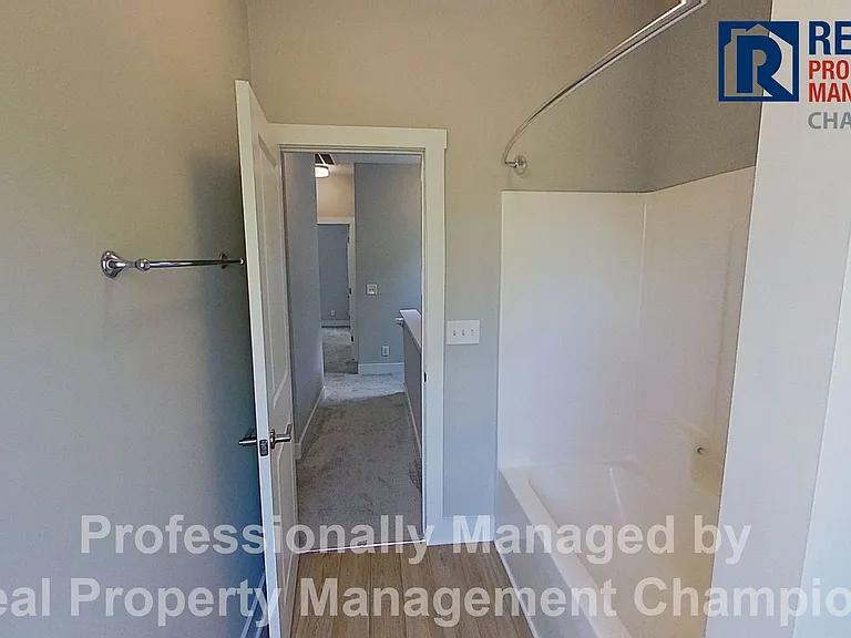 632 Brunswick St — Photo 21