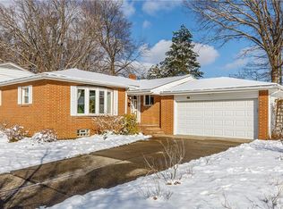 713 Robin Dr, Eastlake, OH 44095