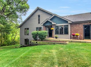 21 Village Woods Dr, Crete, IL 60417