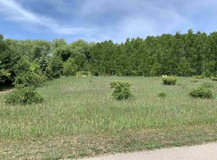 Alyssia Ave, Charlevoix, MI 49720