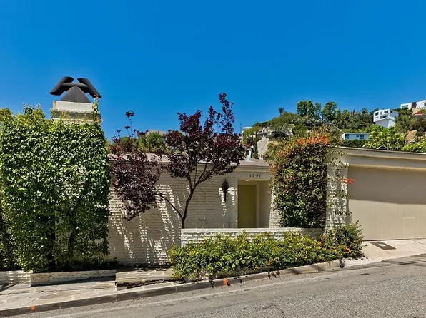 1591 Sunset Plaza Dr, Los Angeles, CA 90069