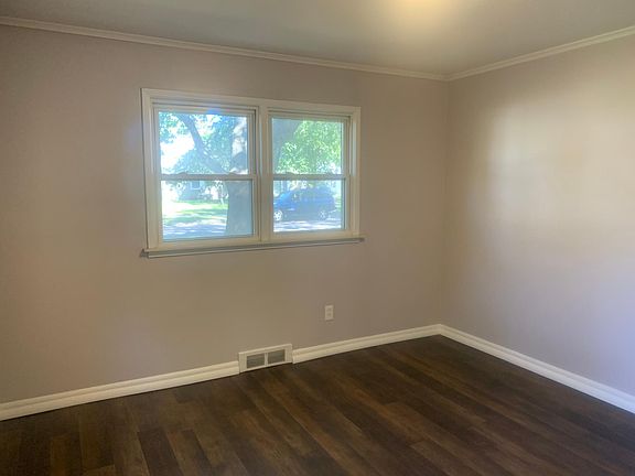 5th image of 10631 Corning St