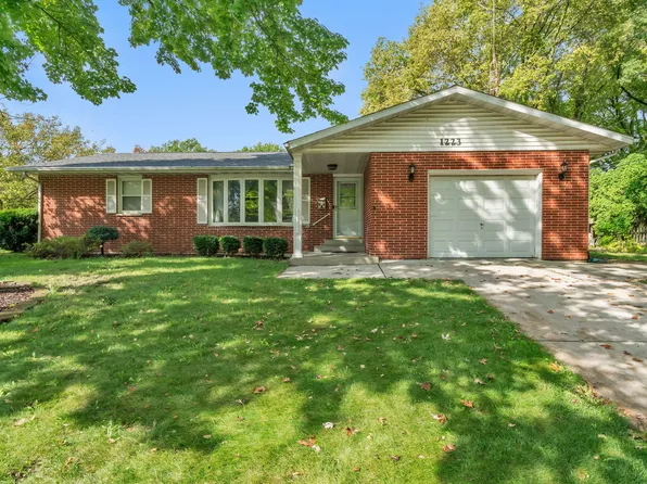 1223 Gladys Ave, Morris, IL 60450