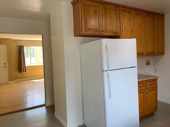 3rd image of 1519 Lake Shore Ave APT 3