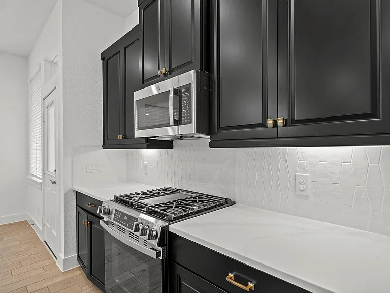 527 Park Hill Ct — Photo 8