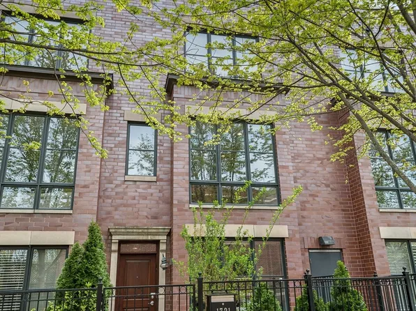1721 W Schubert Ave #H55, Chicago, IL 60614