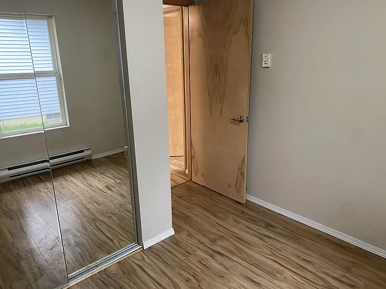 677 Lake Island Ave SE — Photo 22