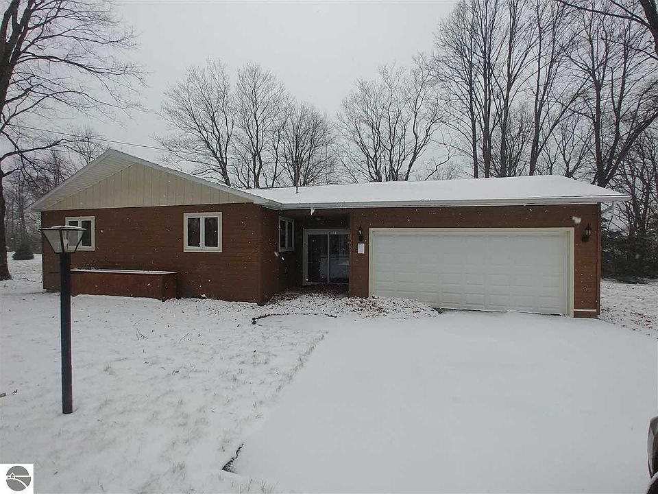 1st image of 15691 Upper Birch Dr