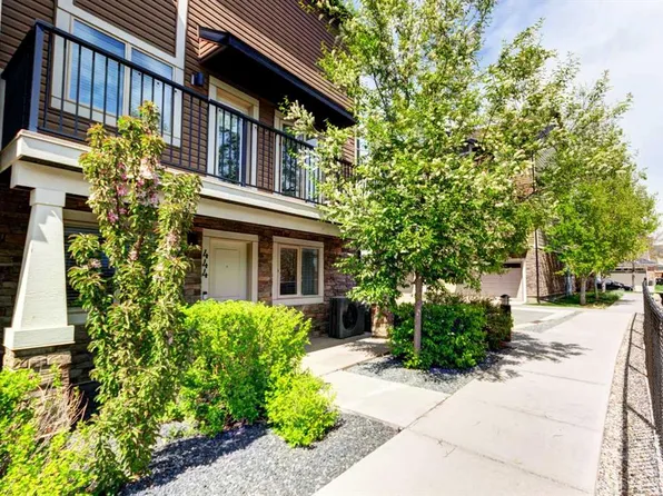 444 N Legacy Point SE, Calgary, AB T2X 3Z3