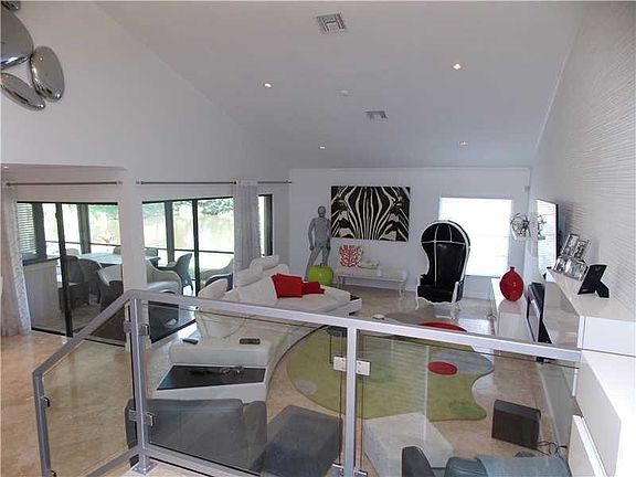 5th image of 611 Hollows Cir