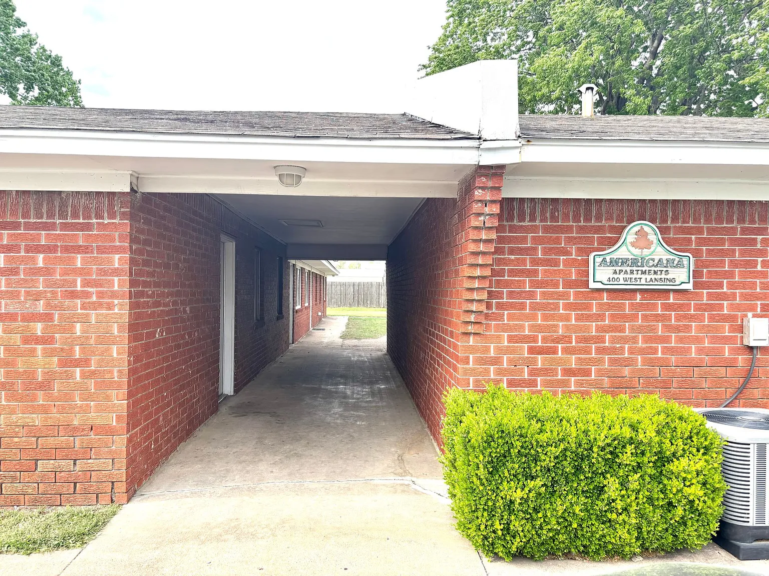 Americana Apartments — Photo 3